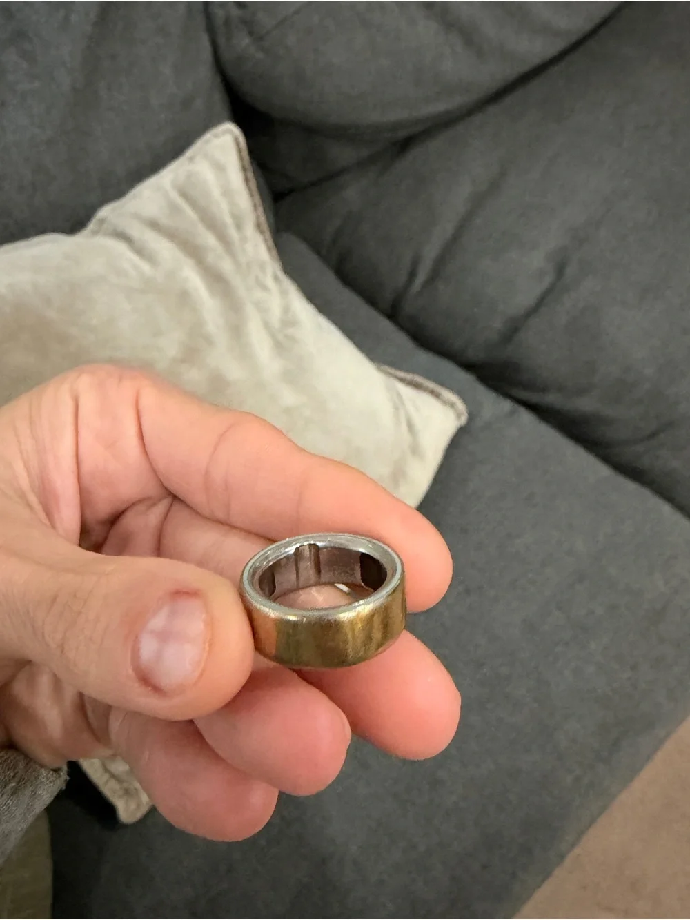 Oura Ring gen 4 size 6 with Charger Dock - works great!